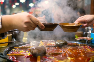 鲜来鲜吃火锅 专注“单纯火锅”的加盟机遇与费用解析