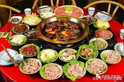 昆明一火锅店 20年老师傅现炒底料，鸭肠8元一碗，5碗起步10碗才过瘾